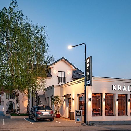 Hotel Kralj كرالييفو المظهر الخارجي الصورة