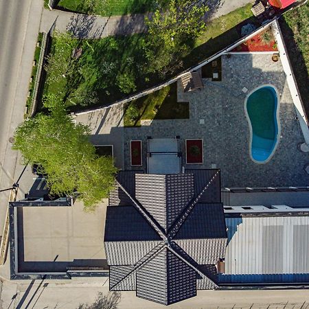 Hotel Kralj كرالييفو المظهر الخارجي الصورة