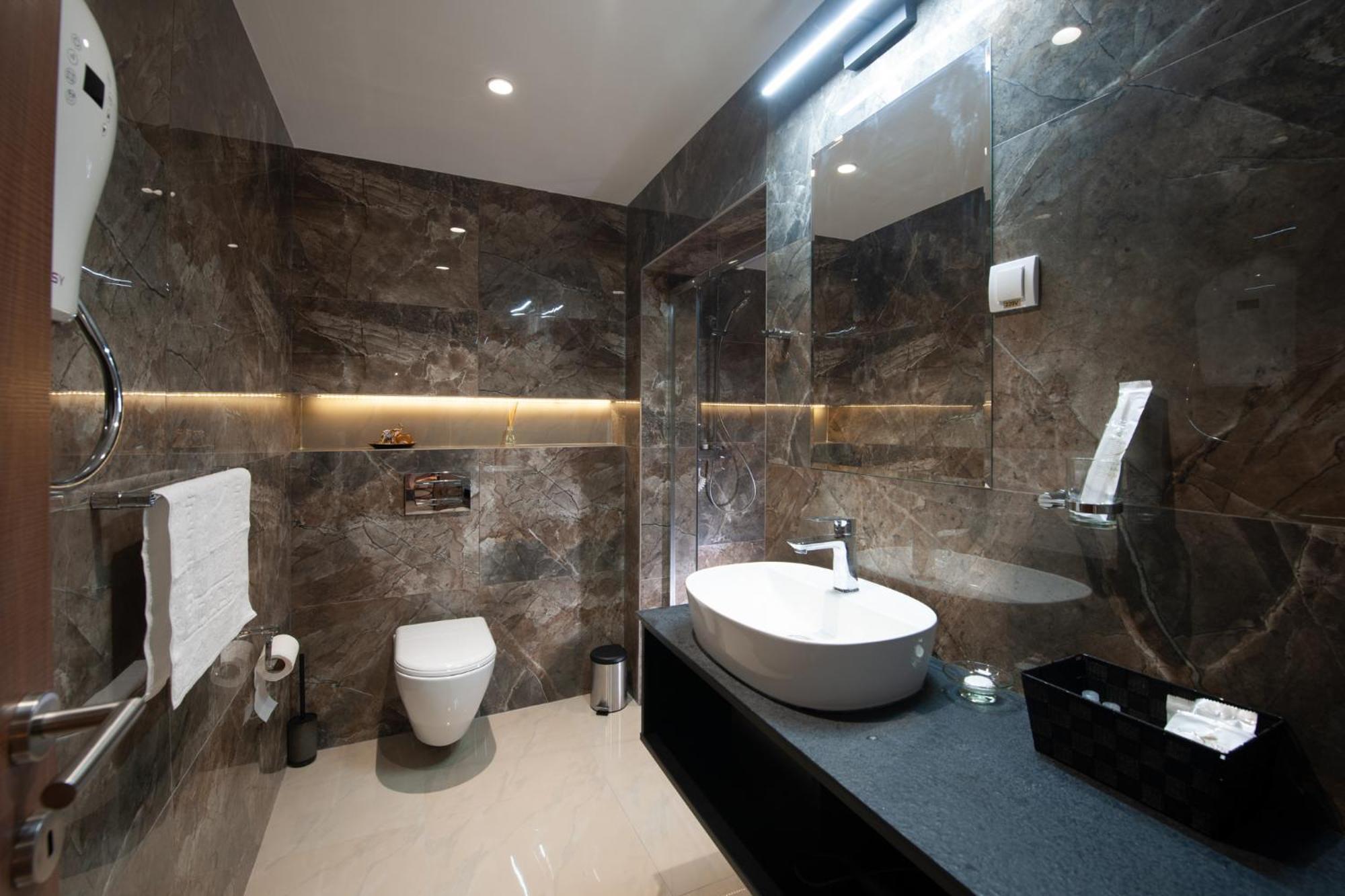 Hotel Kralj كرالييفو المظهر الخارجي الصورة