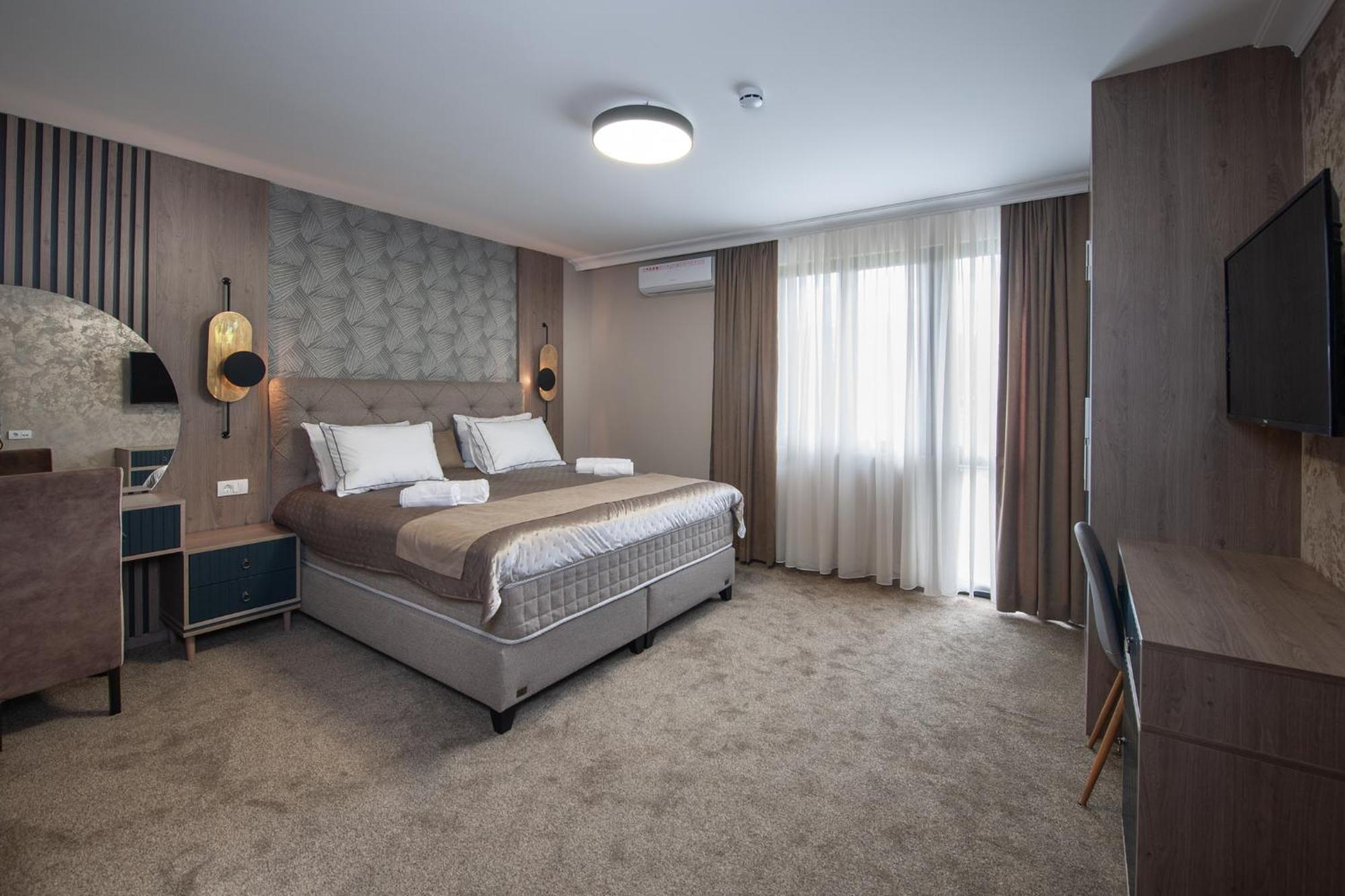 Hotel Kralj كرالييفو المظهر الخارجي الصورة