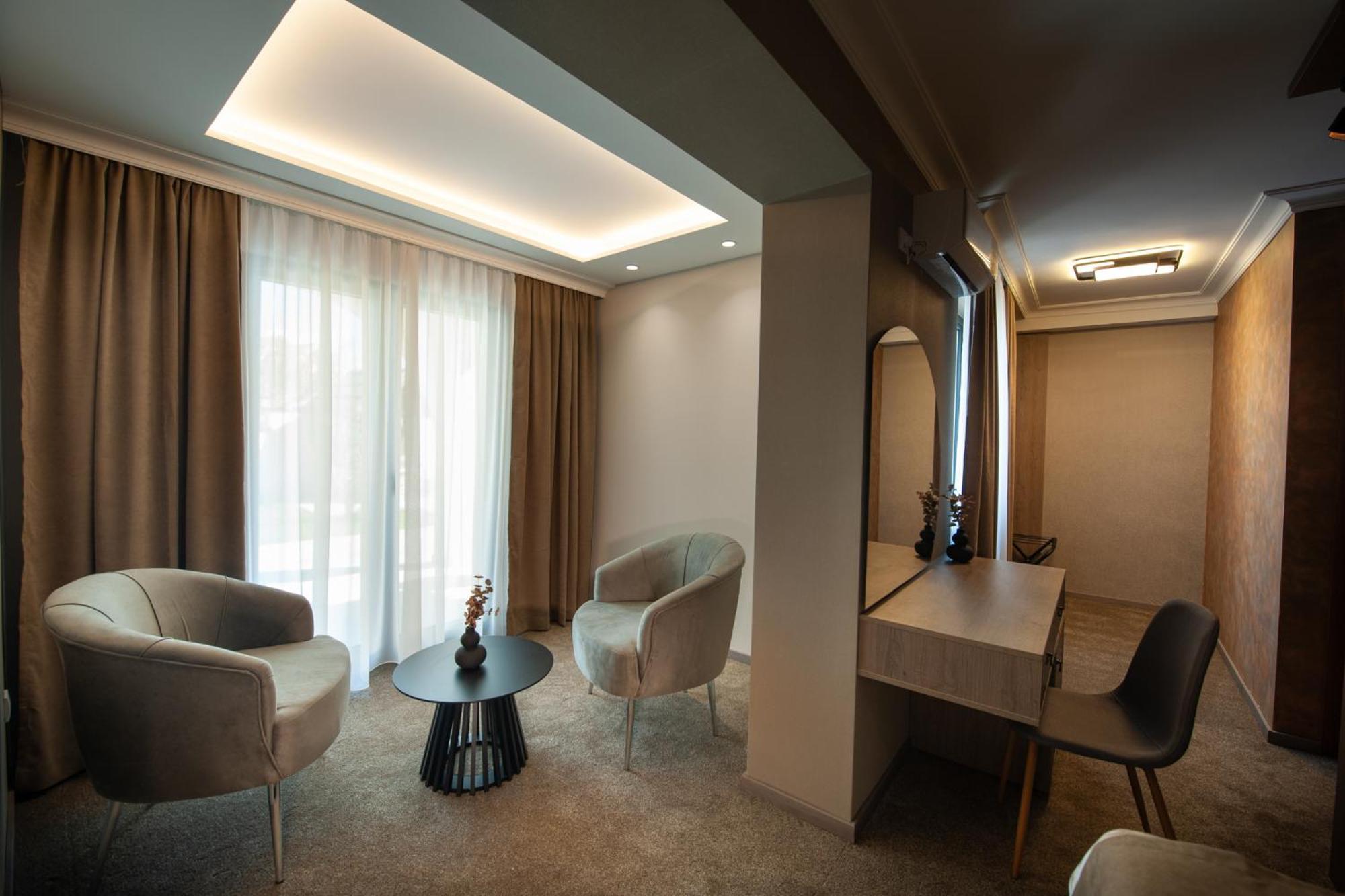 Hotel Kralj كرالييفو المظهر الخارجي الصورة