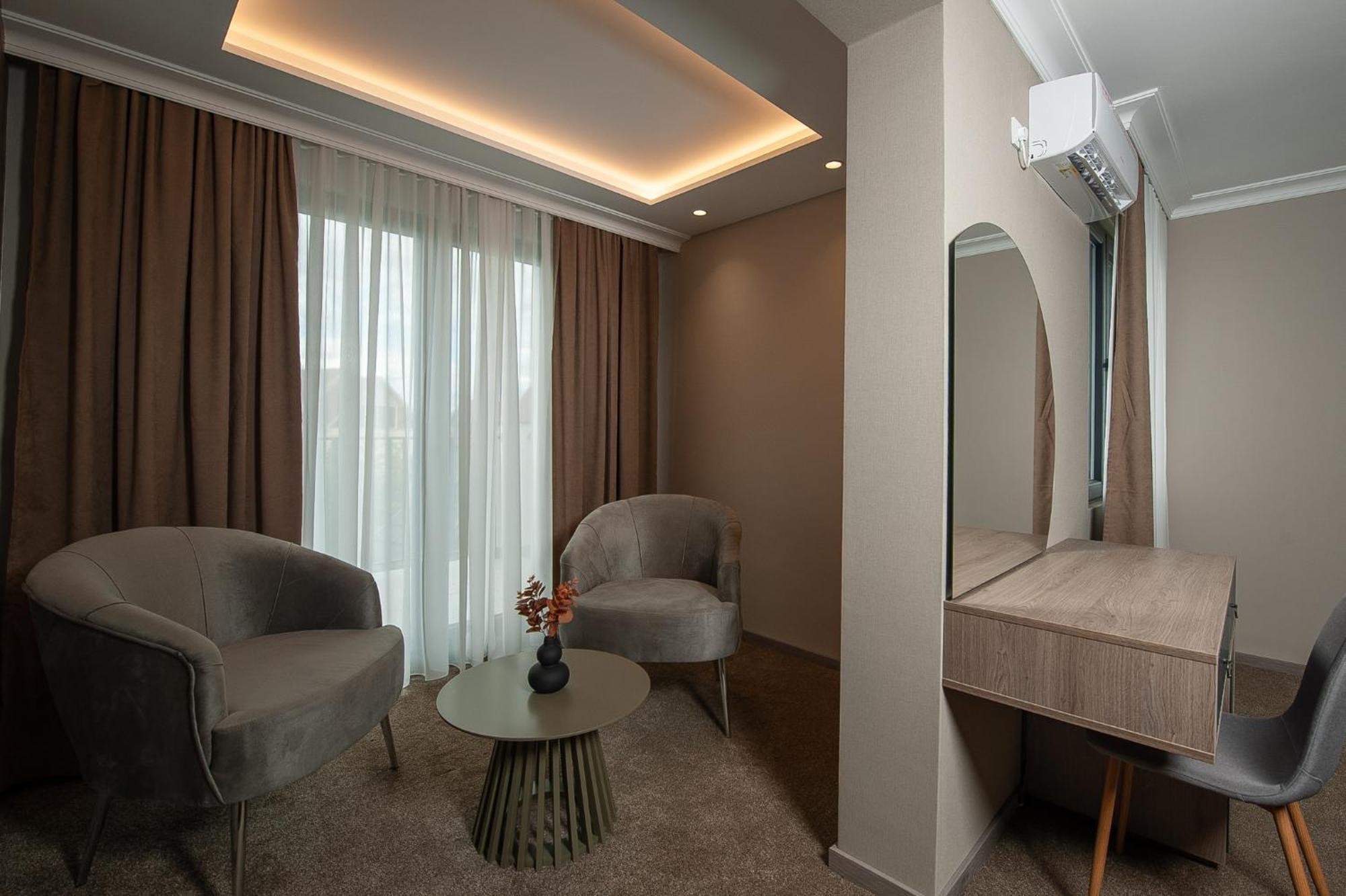 Hotel Kralj كرالييفو المظهر الخارجي الصورة